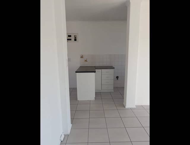 1 BEDROOM PROPERTY TO RENT IN WINDSOR PARK